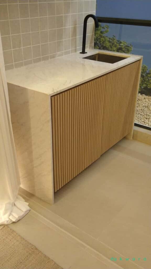 Pedra com Cuba de Inox e Armário 2 Portas sem Fundo - foto 3