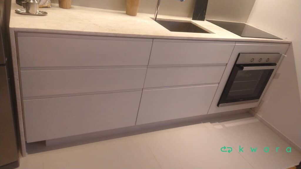 Pedra com Cuba de Inox, Torneira e Armário com 4 Gavetas - foto 1