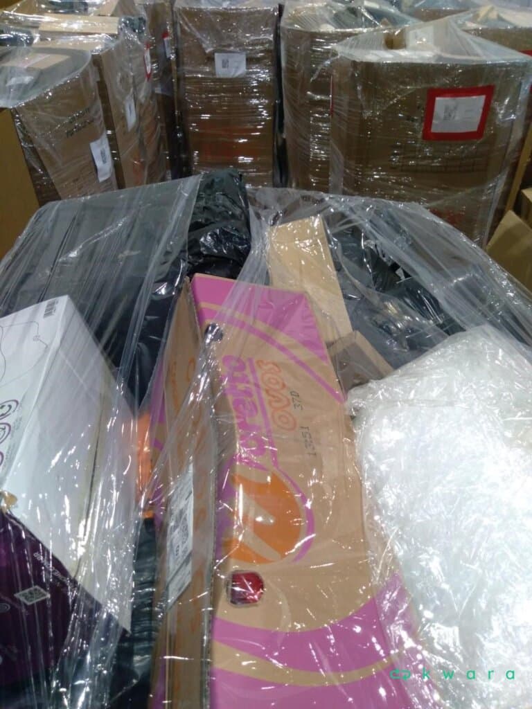 Aprox. 100 Itens: Tênis, Kit Copo de Luxo, Mini Ar Condicionado, Massageador Elétrico, Conjunto Relógio Masculino, Torneira Gourmet - foto 2