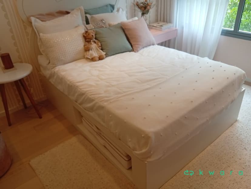 Aprox. 11 Itens: 4 Travesseiros, 5 almofadas, 1 capa para colcão e 1 pelucia - foto 2