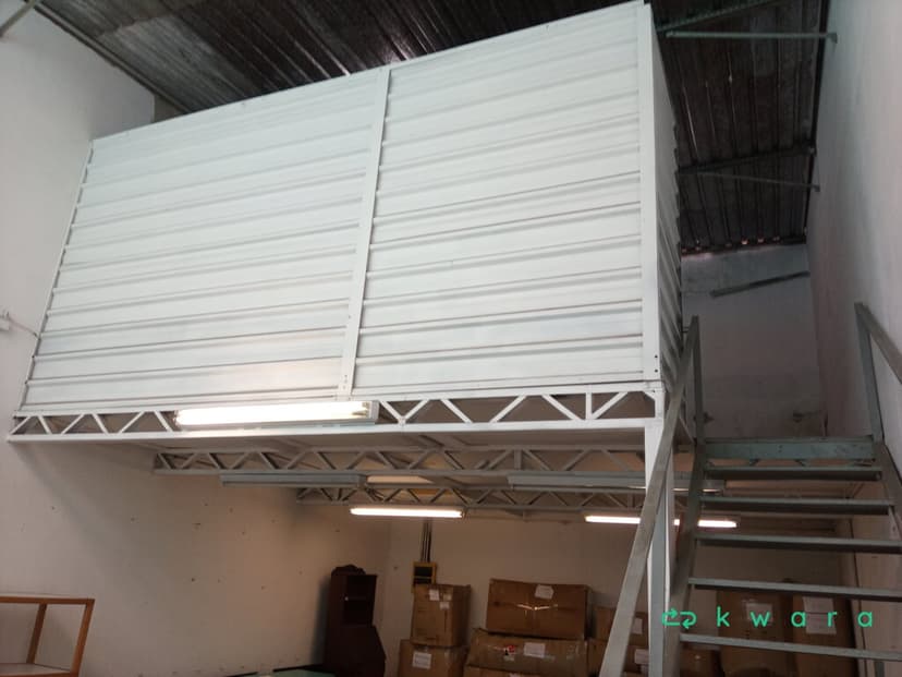 Mezanino e Escada - 24m² - foto 1