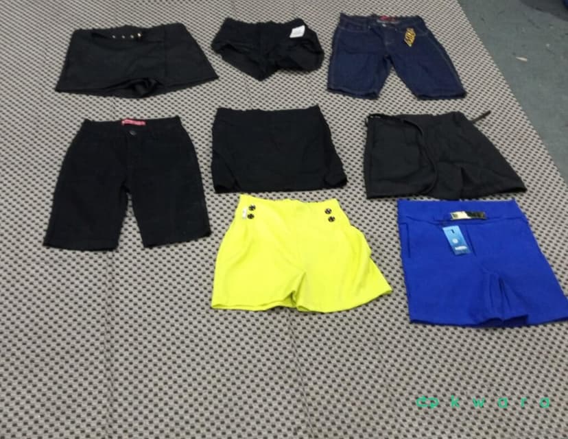Aprox. 20 Shorts Femininos diversos  - saldo a - KO4228 - foto 2