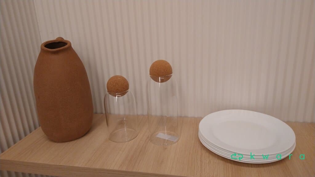 Jarro, 2 Potes, 6 Pratos e Vaso - foto 1