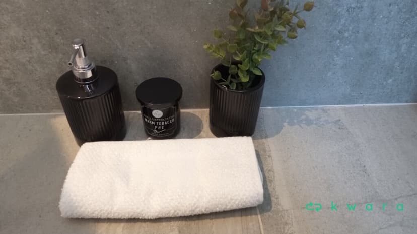 Saboneteira, Vaso, Vela e Toalha - foto 1