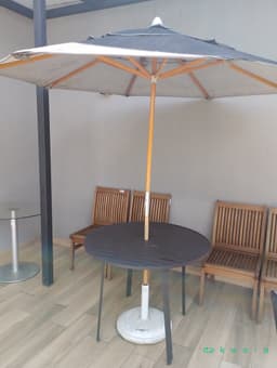 Mesa com Guarda Sol - foto 1