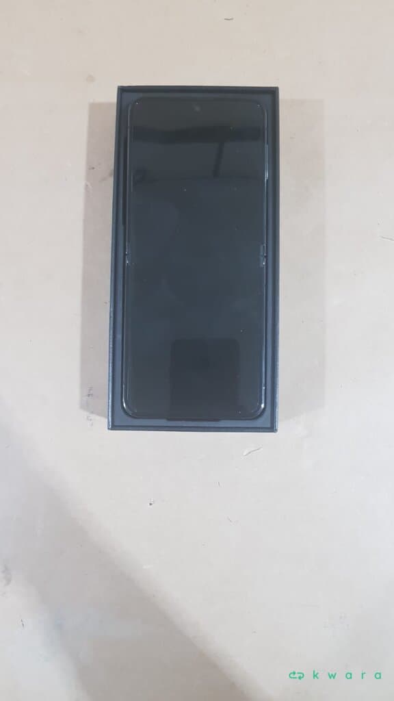 Samsung Z Flip 5 (COM AVARIAS) - foto 1
