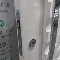 Porta com puxador em metal, batente e guarnição - foto 5