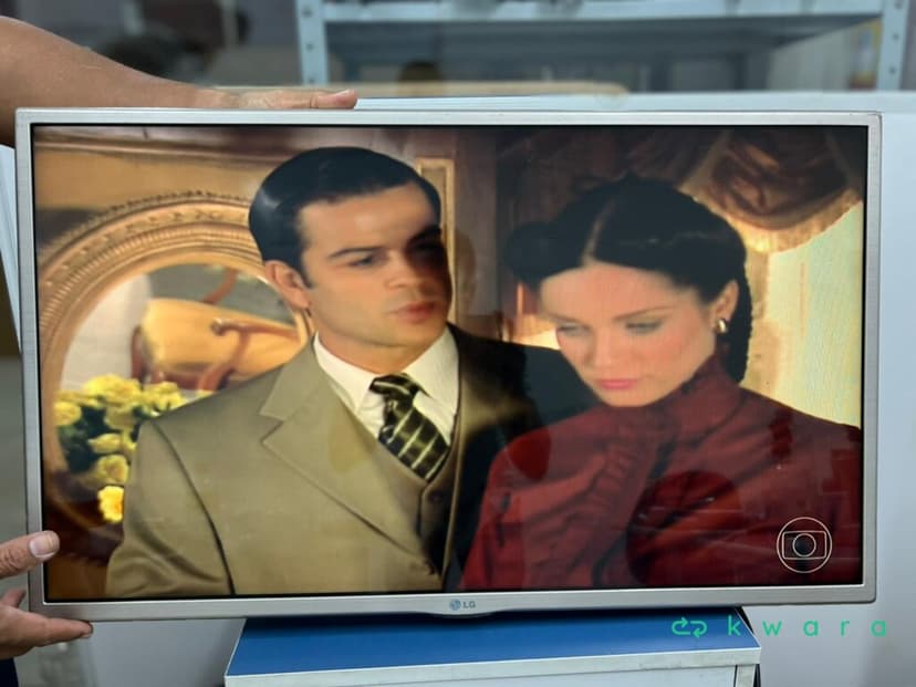 Televisor LED 32" HD - foto 1