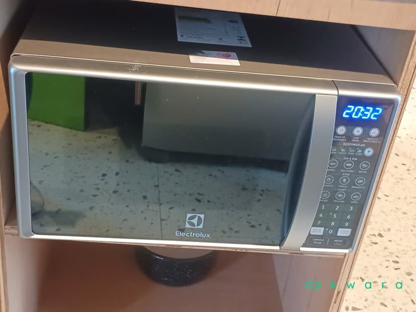 Microondas Electrolux Mod.MT30S 127V - foto 1