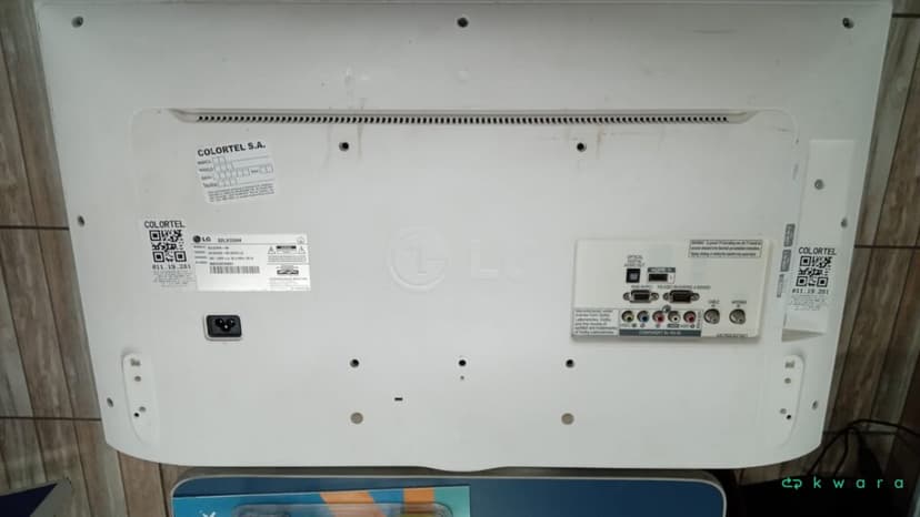 Televisor LED 32" HD - foto 3