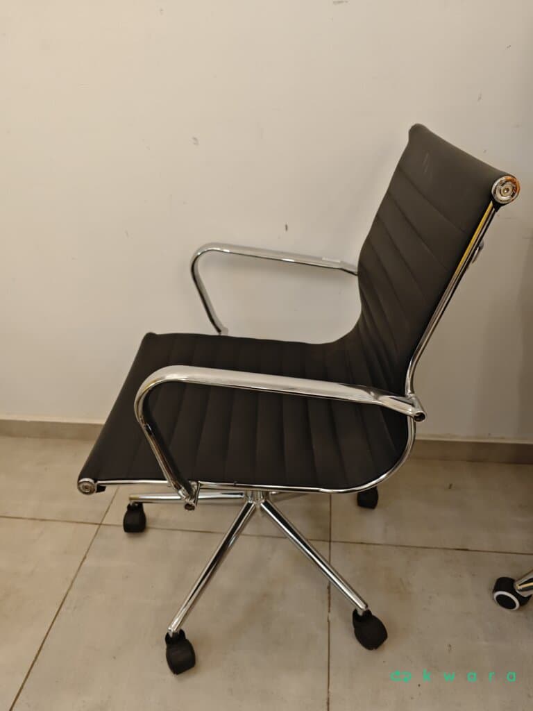 Cadeira com braço e rodízios Tok&Stok - foto 2