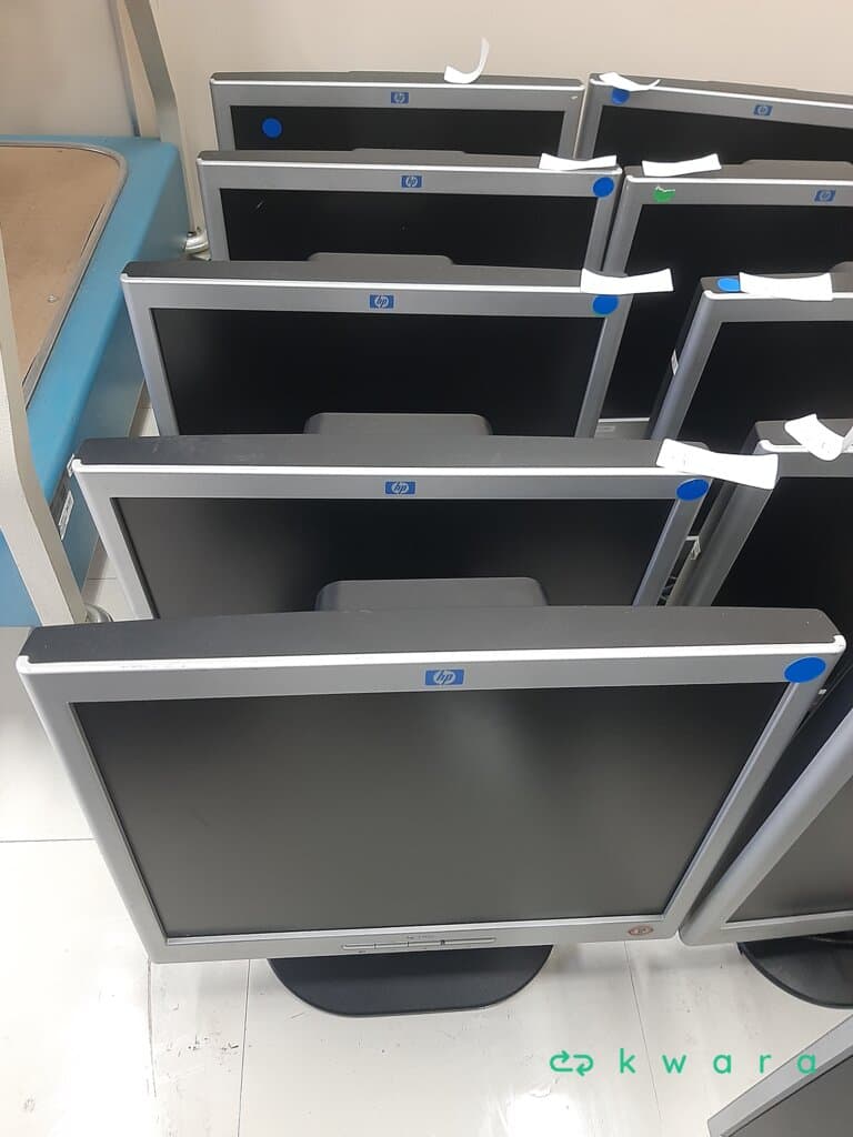 Tv Lg 50" e 10 Monitores - foto 3