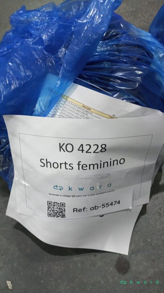 Aprox. 20 Shorts Femininos diversos  - saldo a - KO4228 - foto 3