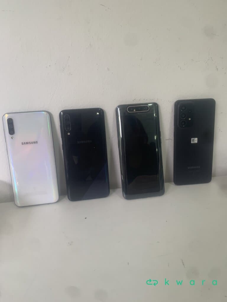 4 Celulares - Samsung - foto 1