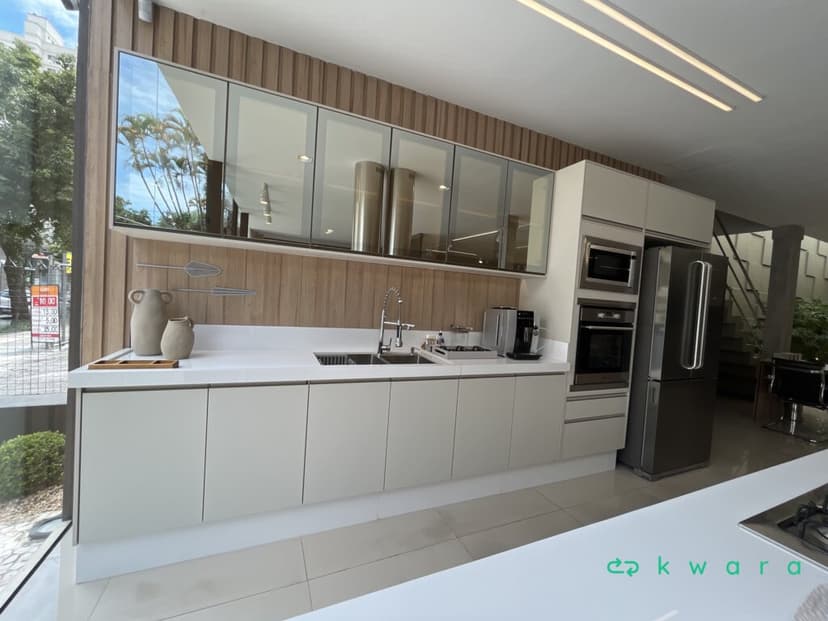 Armário suspenso com 6 portas, gabinete com 6 portas espelhadas e torre com espaços para eletros (Não inclui eletros, decoração, torneira e pedra) - foto 1