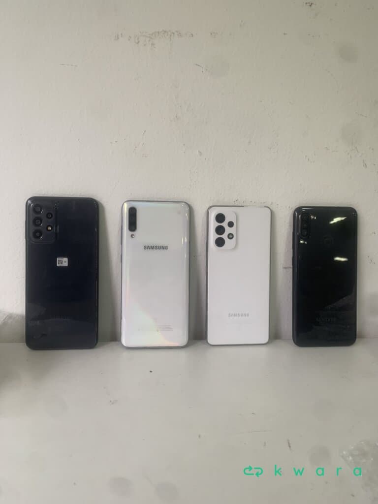 4 Celulares - Samsung - foto 1