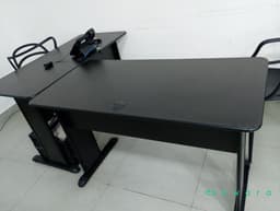 4 Mesas e Armário Guarda Volume - foto 1