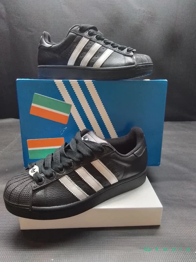 Aprox. 102 Itens - Como: Bota Luiza Barcelos, Bota Jorge Bischoff, Tenis Oakley, Adidas Samba, entre outros - AVA VEN CAL 107 - foto 5