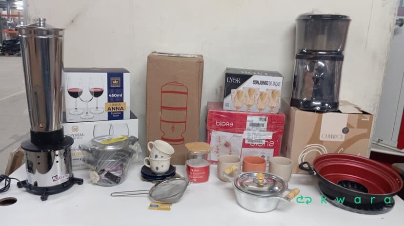 Aprox. 250 itens: Cadeirinha de Bebe, Cadeira de Escritório, Mesa, Suplementos, Whisky, Cervejas. - foto 4
