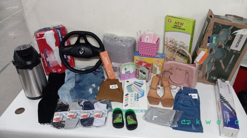 Aprox. 300 itens: Produtos de Limpeza, Chuveiro, Jogo de Panelas, Conjunto de Talheres, Vestuários. - foto 2