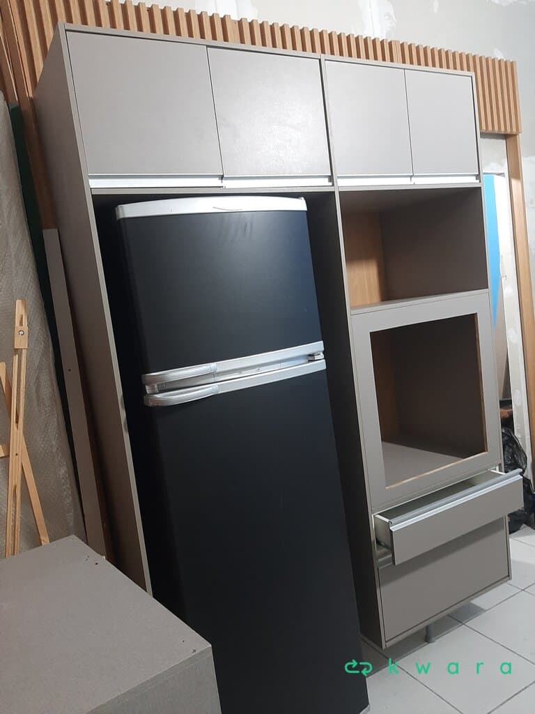 COZINHA PLANEJADA ARMARIO SUSPENSO 4 PORTAS, 2 GAVETAS E GABINETE 4 GAVETAS, 4 PORTAS (montado) + GRANITO PRETO SÃO GABRIEL - foto 5