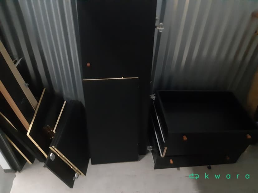 Guarda Roupa e Cama de Casal Desmontada com Colchão - foto 1