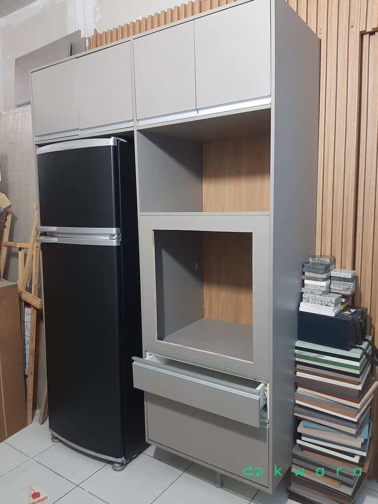 COZINHA PLANEJADA ARMARIO SUSPENSO 4 PORTAS, 2 GAVETAS E GABINETE 4 GAVETAS, 4 PORTAS (montado) + GRANITO PRETO SÃO GABRIEL - foto 6