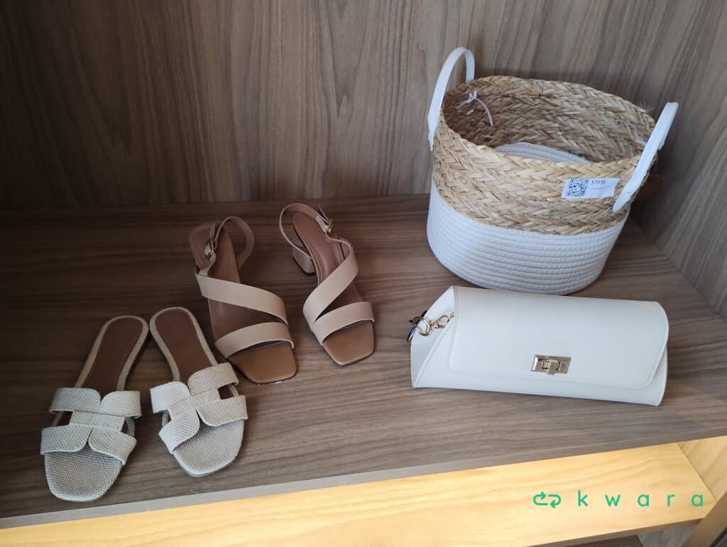 2 Pares de Calçados, Cesto e Bolsa - foto 1