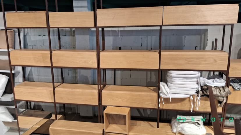 Estante de ferro com floreiras (Não inclui itens decorativos) - foto 1