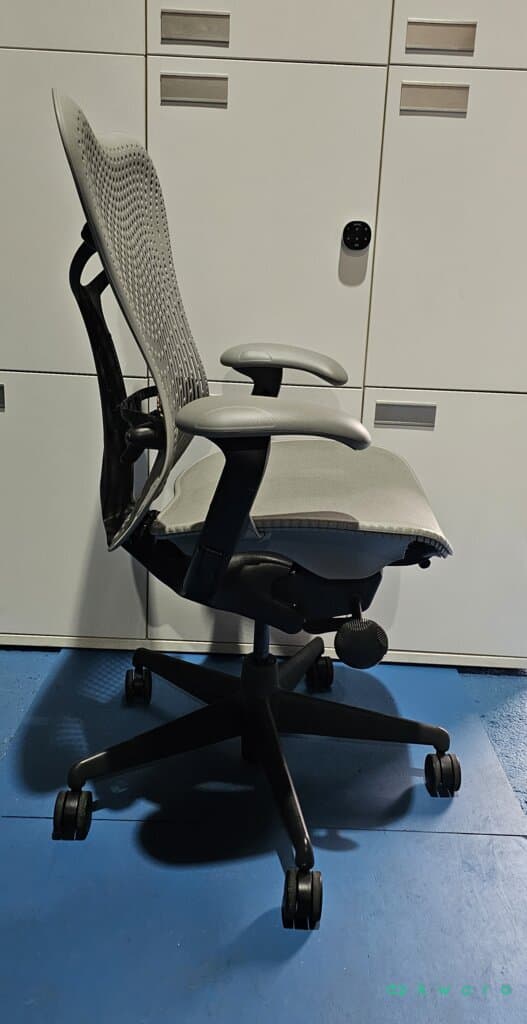 Cadeira Herman Miller Mirra - foto 3