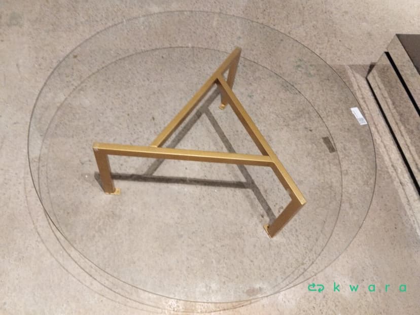 Mesa de centro com tampo em vidro - foto 2