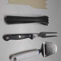 Aprox. 56 peças: Escorredor de pratos, utensílios de cozinha e talheres diversos - foto 4