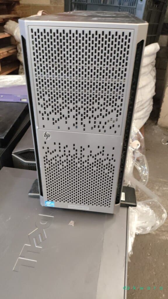 Servidor HP Proliant ml350p gen 8 - foto 1