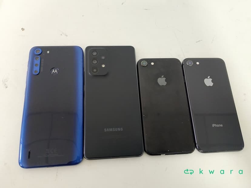 4 Celulares diversos - 2 Iphone, Samsung e Motorola - foto 1