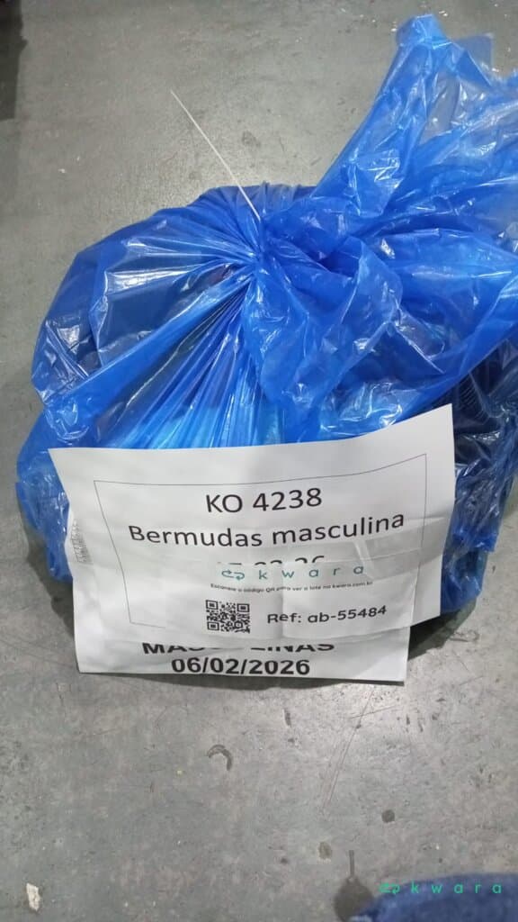 Aprox. 14 Bermudas Masculinas diversas  - saldo a - KO4238 - foto 3