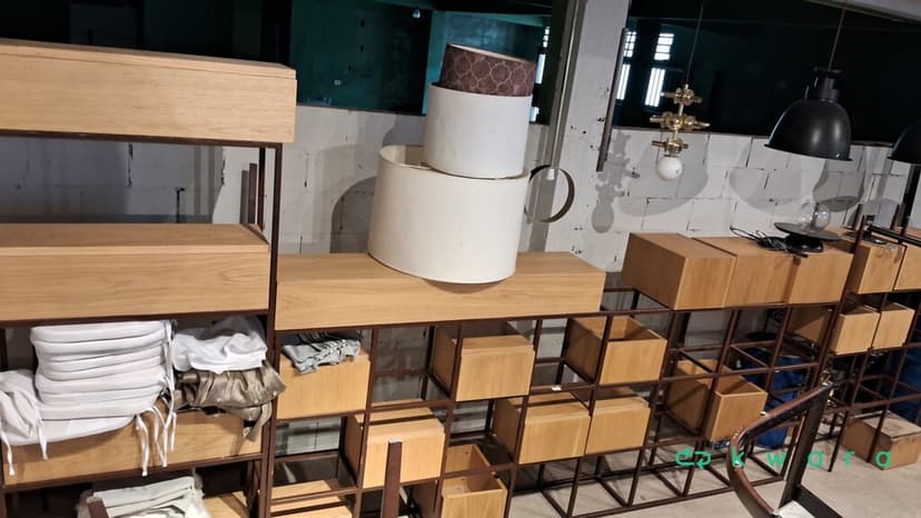 Estante de ferro com floreiras (Não inclui itens decorativos) - foto 2