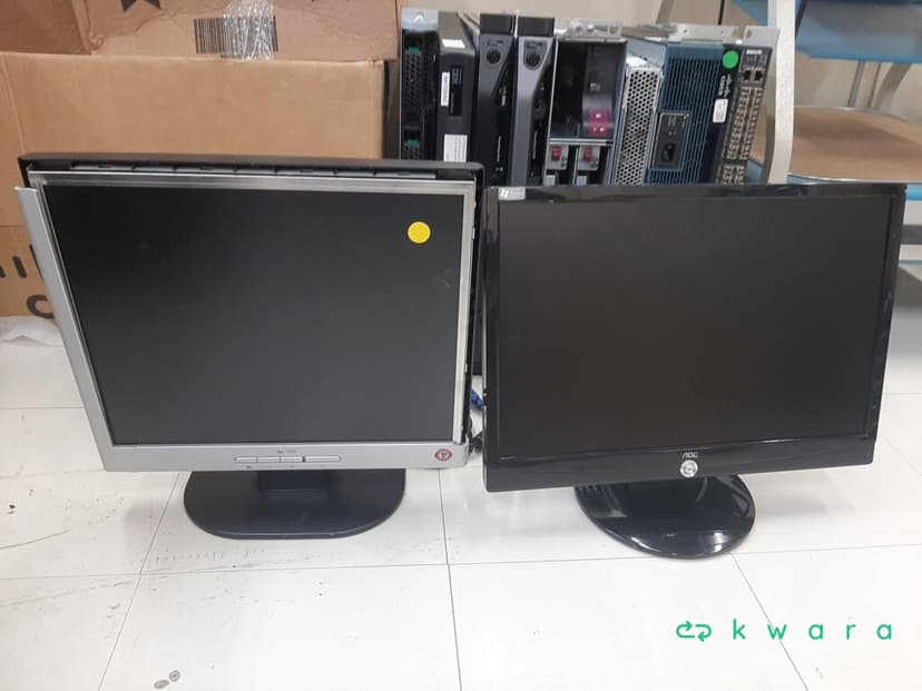 Aprox. 14 Itens: 3 Televisores, 4 Monitores, 2 Videos, Receptor, Micro System, CD Player, Amplificador, Resiver e Controle - foto 1