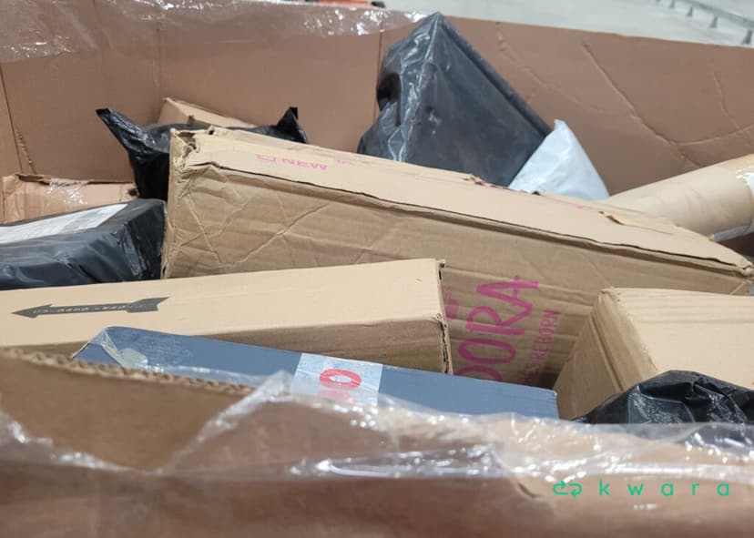 Aprox. 260 Itens: Armário Cozinha, Jogo de Lâmpada, Fone de Ouvido, Air Fryer,  Relógio, Cabo Adaptador HDMI - foto 2