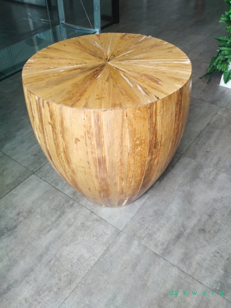 Mesa de centro de madeira - foto 1