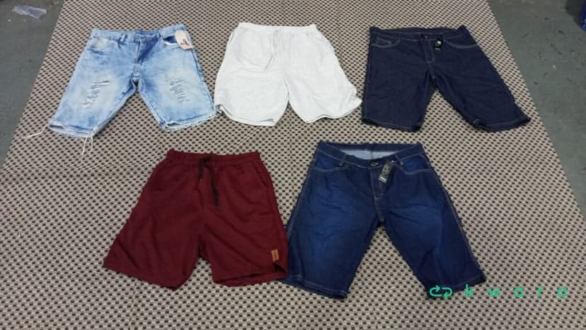 Aprox. 14 Bermudas Masculinas diversas  - saldo a - KO4238 - foto 2