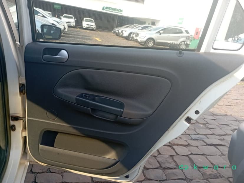 Veiculo Gol Power 1.6, Flex, Cor Branca, 4 portas, Cambio Manual - foto 10