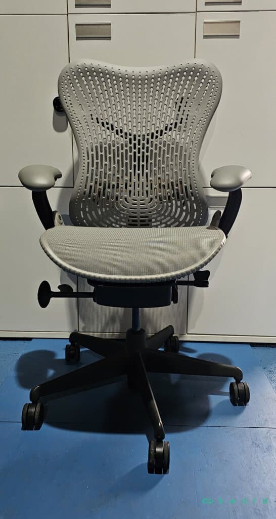 Cadeira Herman Miller Mirra - foto 1