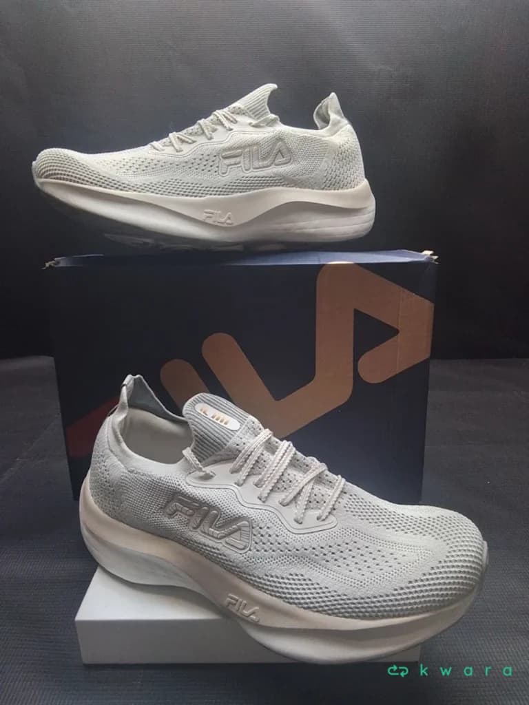Aprox. 112 Itens - Como: Tênis New Balance, Asics, Adidas, entre outros - AVA VEN CAL 106 - foto 9