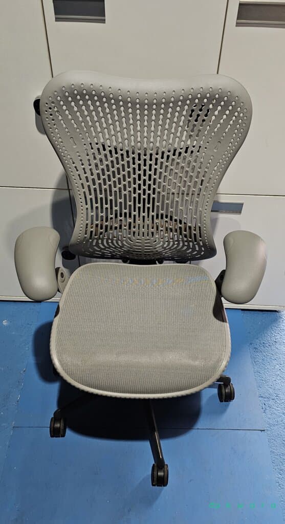 Cadeira Herman Miller Mirra - foto 5