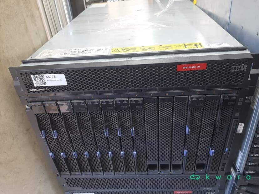 2 Desktops, 3 Monitores, 2 Storages e Servidor Ibm - foto 7