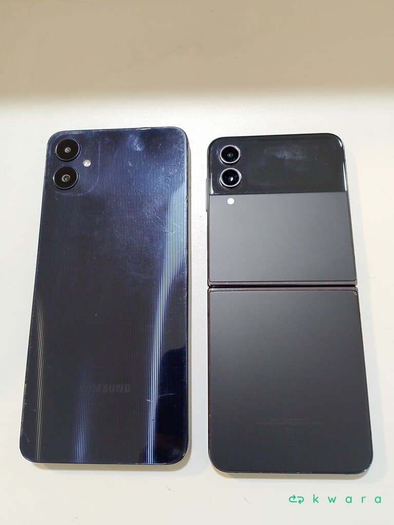 2 Celulares - Samsung Galaxy A05 128GB e Zflip 4 256GB (preto) - foto 2