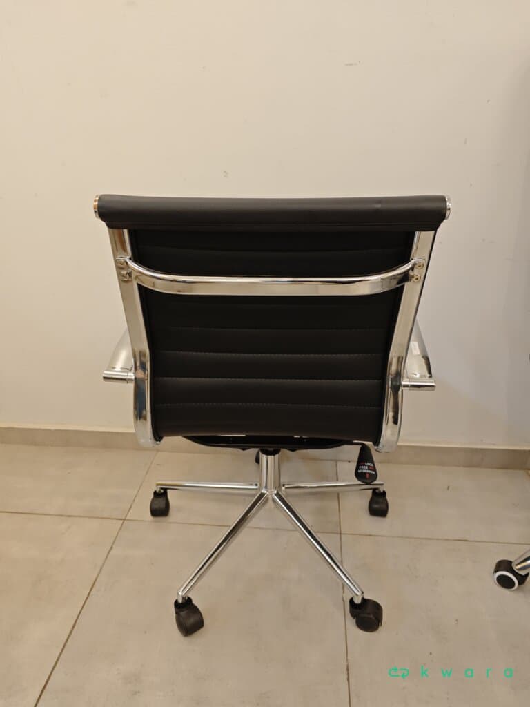 Cadeira com braço e rodízios Tok&Stok - foto 3