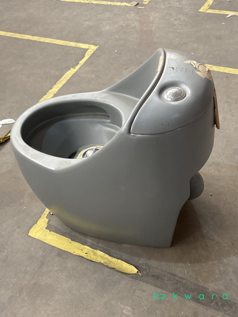 Vaso Sanitário Monobloco com Caixa Acoplada Titanita - foto 1