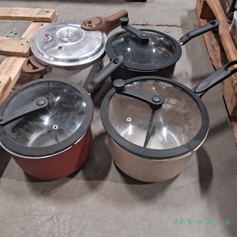 2 Cafeteiras 127V Black&decker, 3 panelas de pressão diversas, 4 pipoqueiras brinox, 3 chaleiras elétricas 127V Lenoxxn e Electrolux e 3 fogões elétricos 127V - foto 1