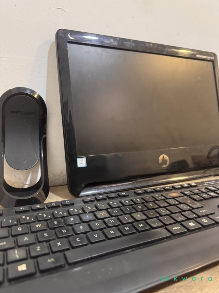 Computador All-in-One Positivo Master A2100 / Processador Intel Core i3 / Tela de 18,5" polegadas / Teclado e Mouse - foto 5